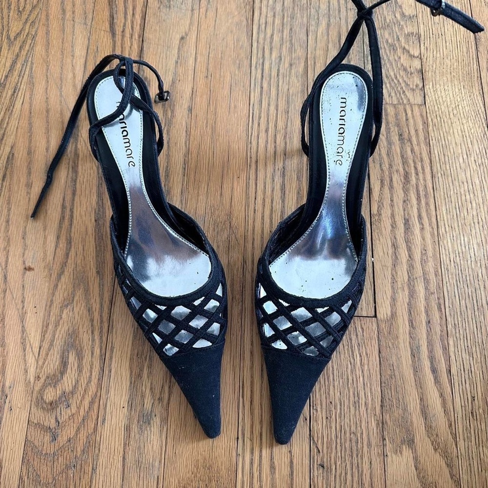 Maria Carine Women's Black Courts